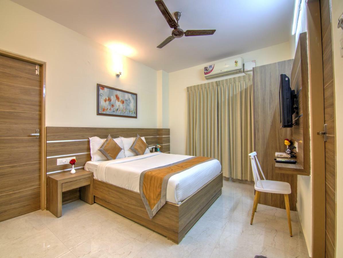 Sunshine Suites Grand Deluxe Bengaluru Zewnętrze zdjęcie
