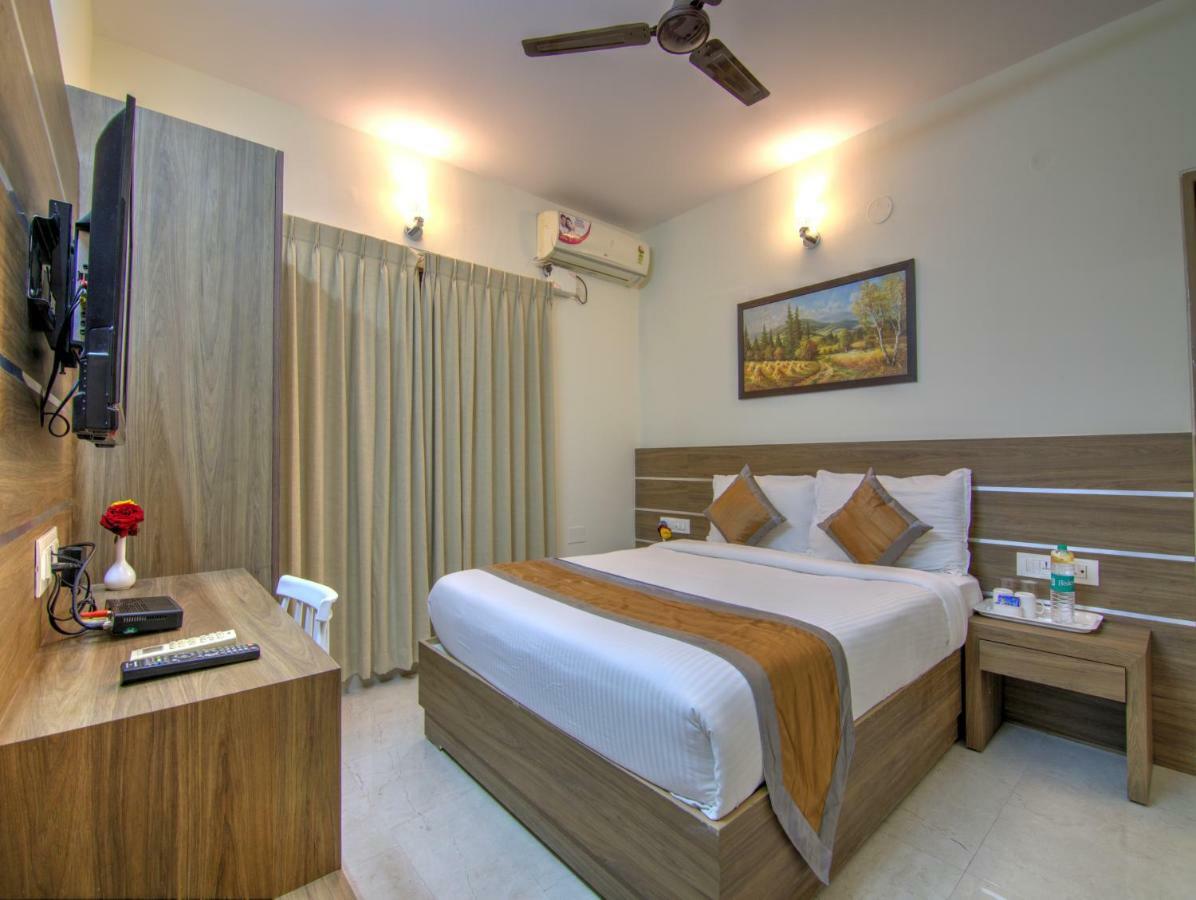Sunshine Suites Grand Deluxe Bengaluru Zewnętrze zdjęcie