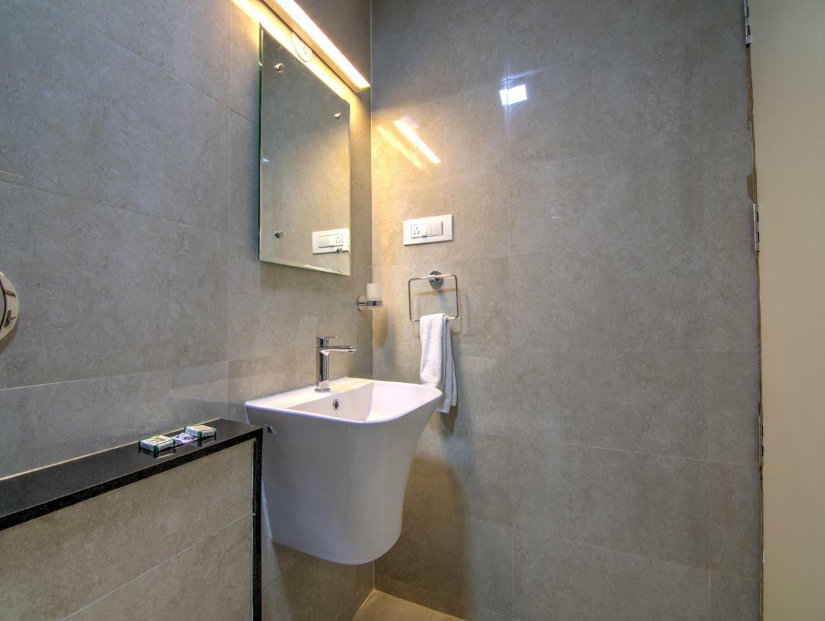 Sunshine Suites Grand Deluxe Bengaluru Zewnętrze zdjęcie